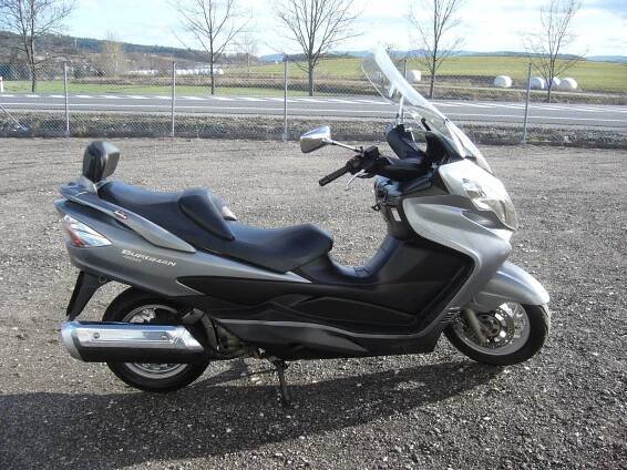 Suzuki AN400 Burgman, PĚKNÝ STAV (2009), 67.900 Kč