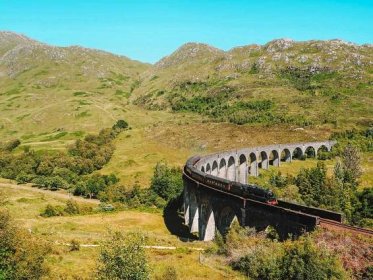 Glenfinnan Viaduct Viewpoint - How to See the Hogwarts Express in Scotland (2024)! 21