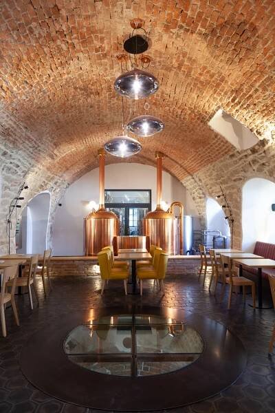 eMBe pivovar s restaurací | CZECH DECO TEAM