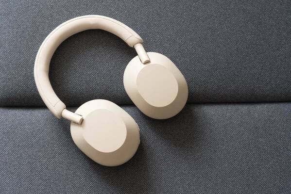 Sony WH 1000XM5 nahled2