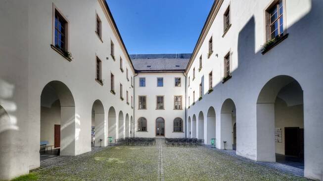Prohlídky – Šternberský klášter