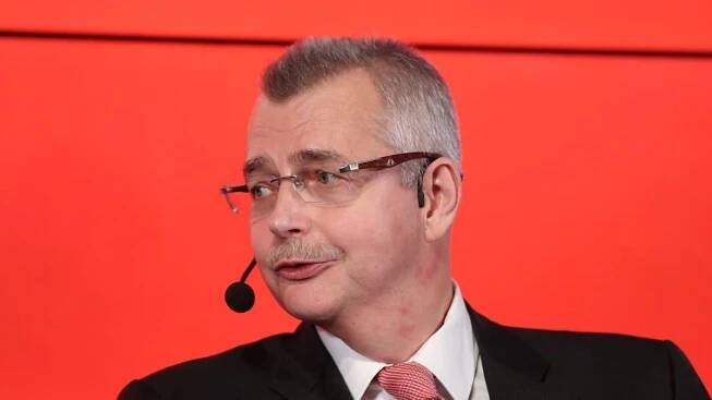 V Česku manýry jako v Číně? Komentátor: Vstup jen pro „režimní“ novináře
