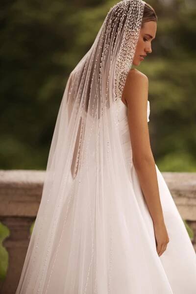 Fayna wedding dress collection by Elena Morar