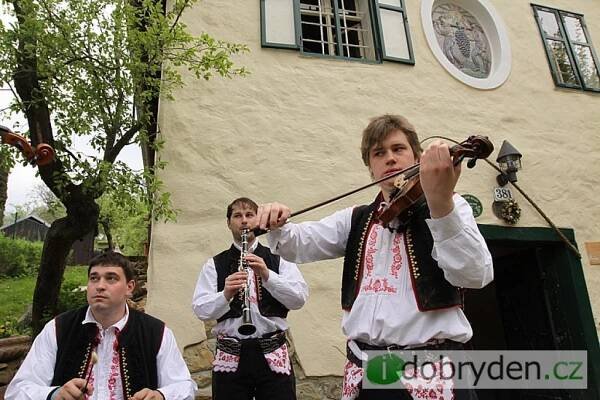 Velikonoční putování Vinohradskou ulicí II. | iDobryDen 