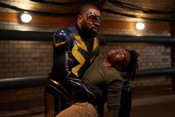 Black Lightning - Kniha okupace: 5. kapitola: Rekviem za Tavona - Z filmu - Cress Williams