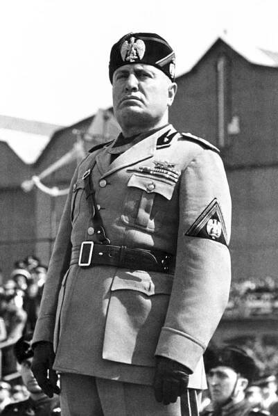 Benito Mussolini: *29.7.1883 – †28.4.1945, italský fašistický diktátor