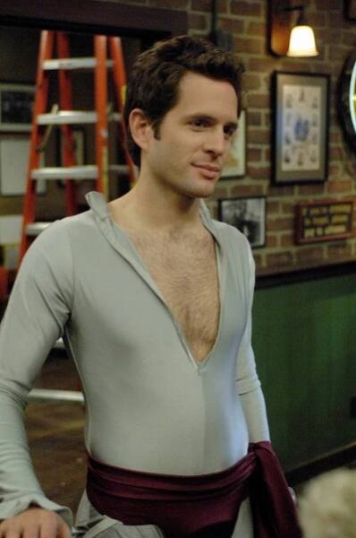 It's Always Sunny in Philadelphia - Sweet Dee chodí s postiženou osobou (S03E09) (2007)