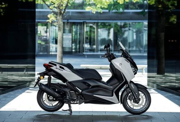 Yamaha XMAX 125 Tech Max 2025 Ceramic Grey (9)