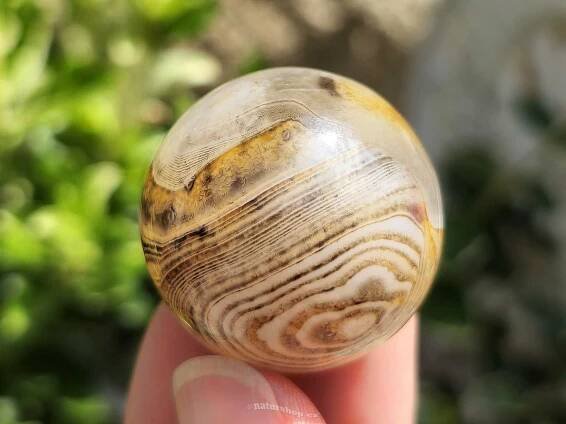 Sardonyx achát mini koule (Ø 32mm) 43g - naturshop.cz