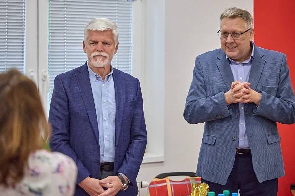 Pavel v Trutnově: Seniory zajímala eutanazie, děti hry na vojáky