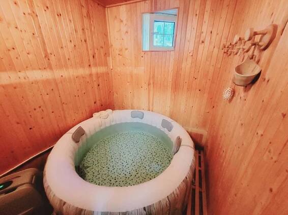 Whirlpool - vířivý bazén - chata k pronajmutí Holany - Loubí - foto 11