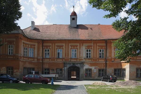 Soubor:Prštice - zámek hlavní průčelí.jpg – Wikipedie