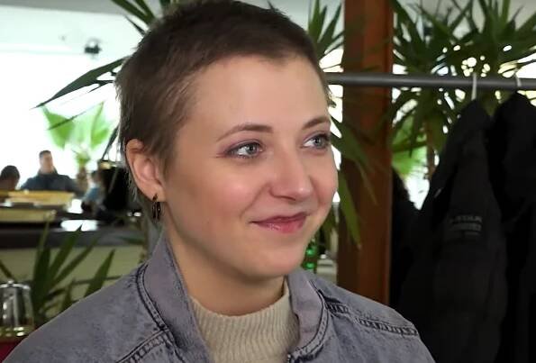 Slováčková zavzpomínala na svůj první boj se zákeřnou nemocí a dojala fanoušky: „Písnička se dotkla mé duše,“ píší sledující - Zivot