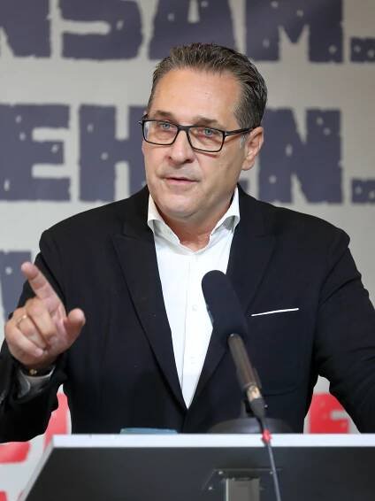 Soubor:Heinz-Christian Strache - Wahlkampfauftakt am 29. Aug. 2020 (4).JPG – Wikipedie