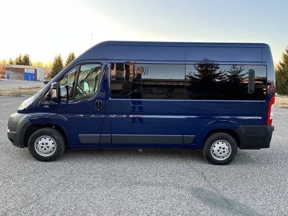 Peugeot Boxer 9 míst - Dodávky Morava.cz