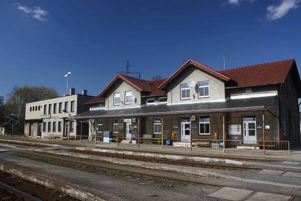 Soubor:Bzenec - nádraží.JPG – Wikipedie