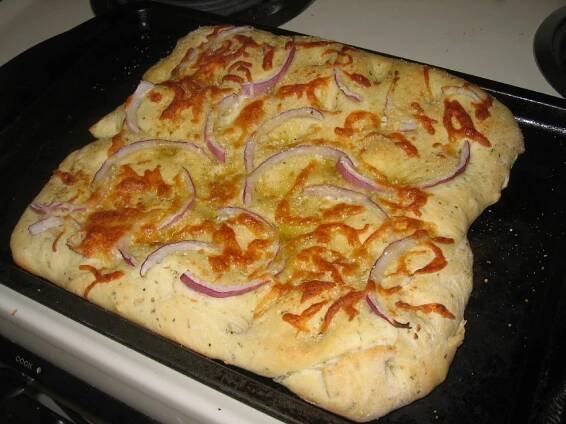 Soubor:Focaccia con cipolle.jpg – Wikipedie