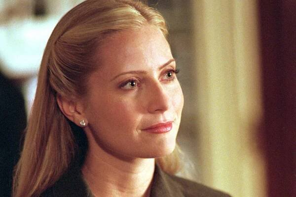 'The West Wing' star Emily Procter once got in trouble for doing splits in the Oval Office