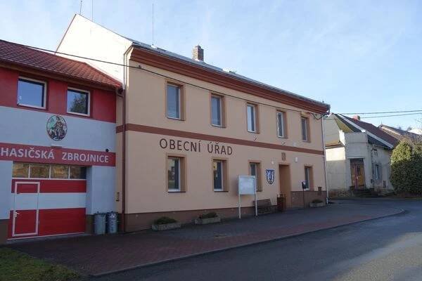 Troubky - Zdislavice - obecní úřad foto 1