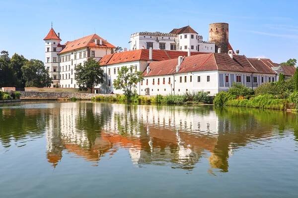 V létě to bude v Jindřichově Hradci zase žít