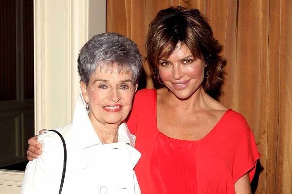 Lisa Rinna Reveals Her Mom Lois Was Attacked by the Trailside Serial Killer David Carpenter