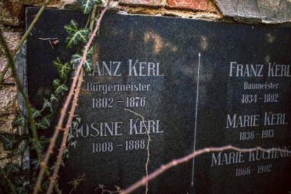 FOTO: Další hrobky na městském hřbitově budou patřit Teplicím