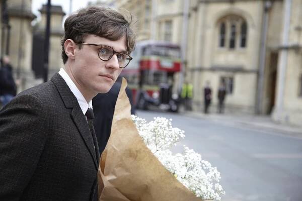 Endeavour - Dívka (S01E02) (2013)