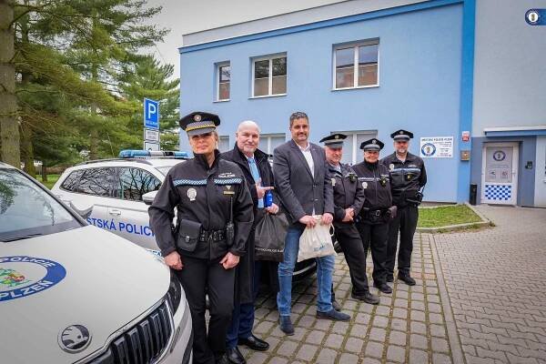 Strážníci odměňovali zodpovědné pejskaře