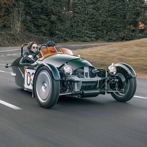 Nová tříkolka Morgan Super 3 přijíždí s tříválcem od Fordu, uhání až 209 km/h