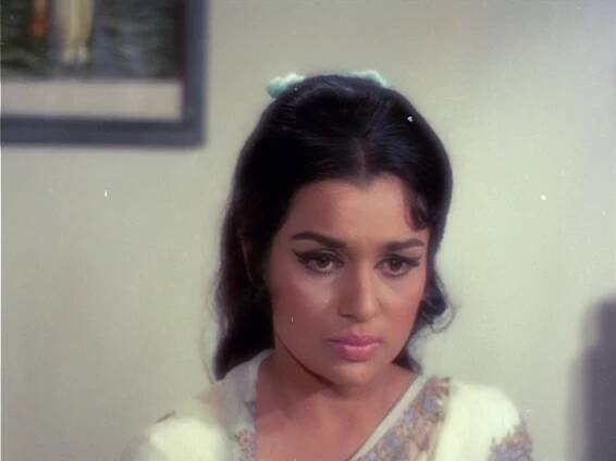Helen | Mr. & Mrs. 55 – Classic Bollywood Revisited! 