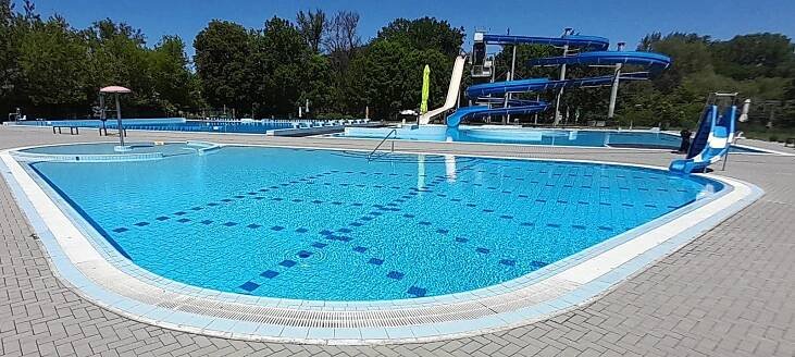 Novinky z koupališť: V Lounech se dnes otvírá, v Žatci budou tobogány zdarma