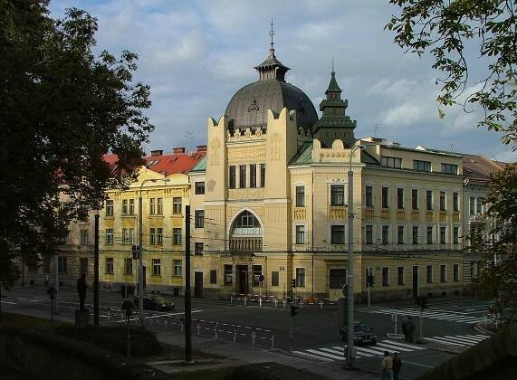 Soubor:Hradec Králové, synagoga.jpg