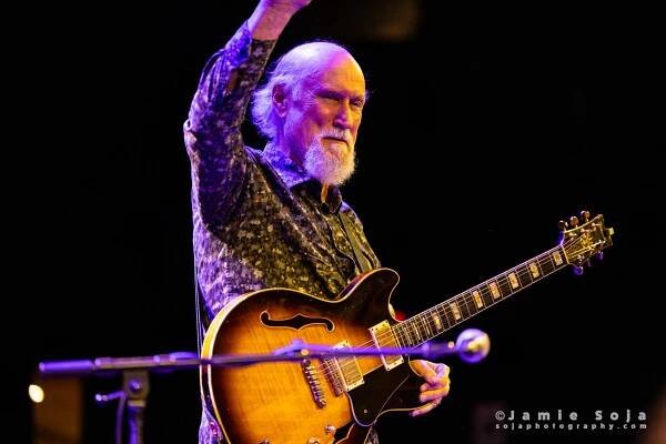 Gallery - Official Webpage of Shakti - John McLaughlin, Zakir Hussain, Shankar Mahadevan, V. Selvaganesh, Ganesh Rajagopalan
