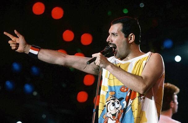 Tajná dcera Freddieho Mercuryho poprvé promluvila: Hýčkal si mě jako vzácný poklad