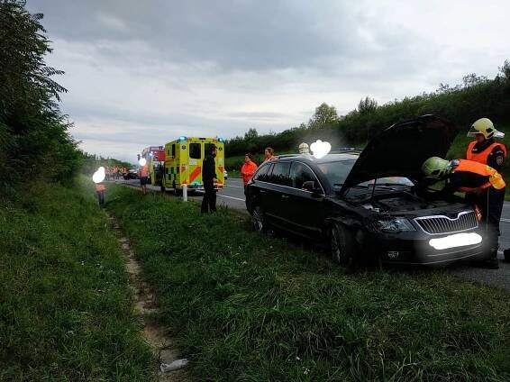 Jednotka HZS Kolín vyjela k dopravní nehodě dvou osobních… | POŽÁRY.cz - ohnisko žhavých zpráv | hasiči aktuálně
