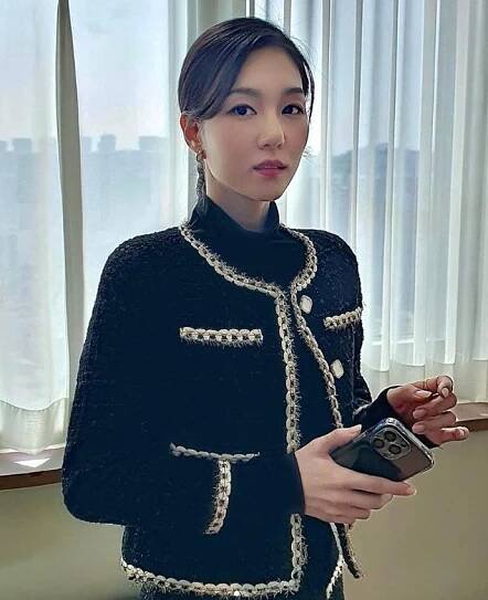 FOTO: Park Soo Ryun. – stránka 10