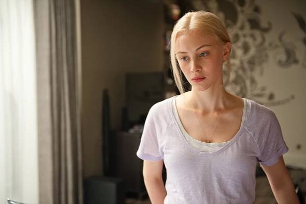 Nepřítel - Z filmu - Sarah Gadon