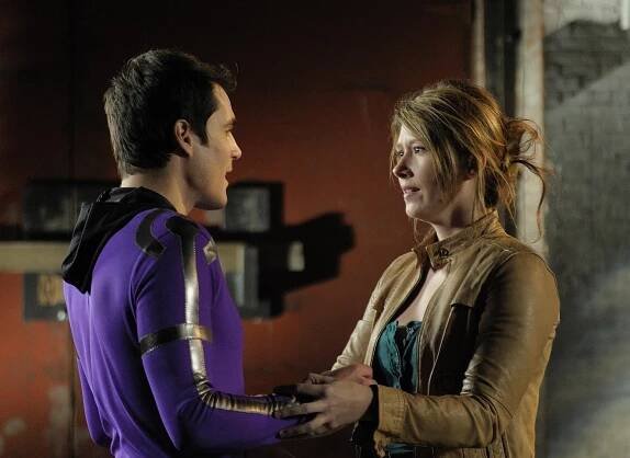 Skladiště 13 - Železný stín - Z filmu - Sean Maher, Jewel Staite