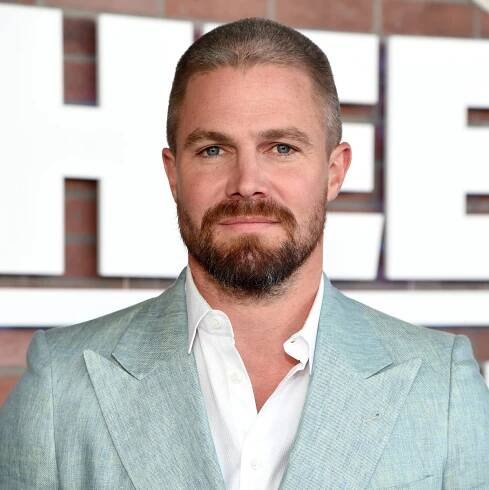 Arrow star Stephen Amell clarifies strike comments following backlash