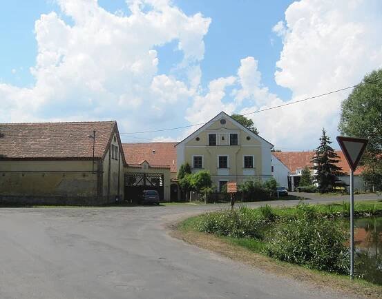Soubor:Nový Drahov, č.p. 13.jpg