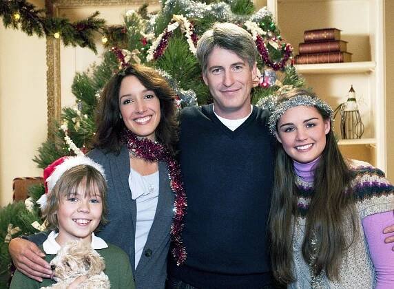 Gage Munroe, Jennifer Beals, Rick Roberts - The Night Before the Night Before Christmas - Promo