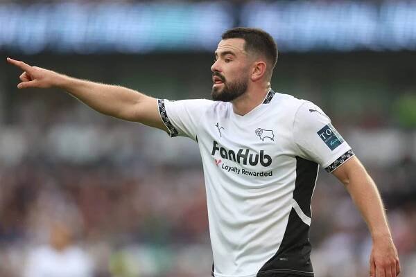 Brighton sign defender Eiran Cashin from Derby