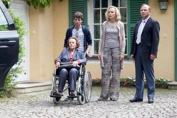Die Chefin - Enthüllung - Z filmu - Max Hegewald, Juliane Köhler, Alexander Held