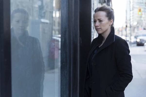 Cardinal - Mama - Z natáčení - Karine Vanasse