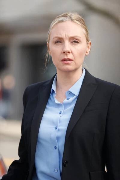 Allegiance - Family Crisis - Z filmu - Hope Davis