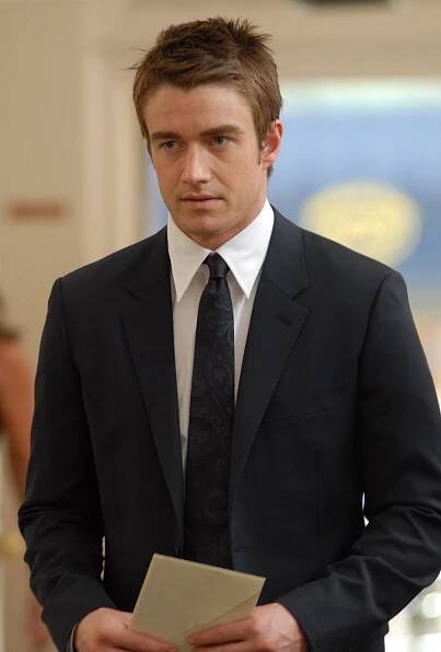 Džungle rtěnek - Chapter Seven: Carpe Threesome - Z filmu - Robert Buckley