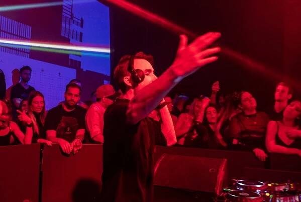 Metrik ovládnul Pražský klub Roxy Prague na Warm-Up párty Let It Roll