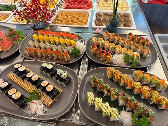 All you can eat bufet v Karlíně: asijská kuchyně, sushi, saláty a další dobroty