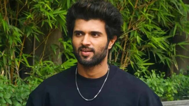 Vijay Deverakonda opens up about guarding his personal life: "If I could wear a mask, I would"