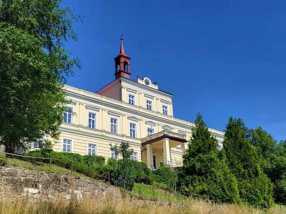Domov Háj a jeho historie, připomene ji fotokniha